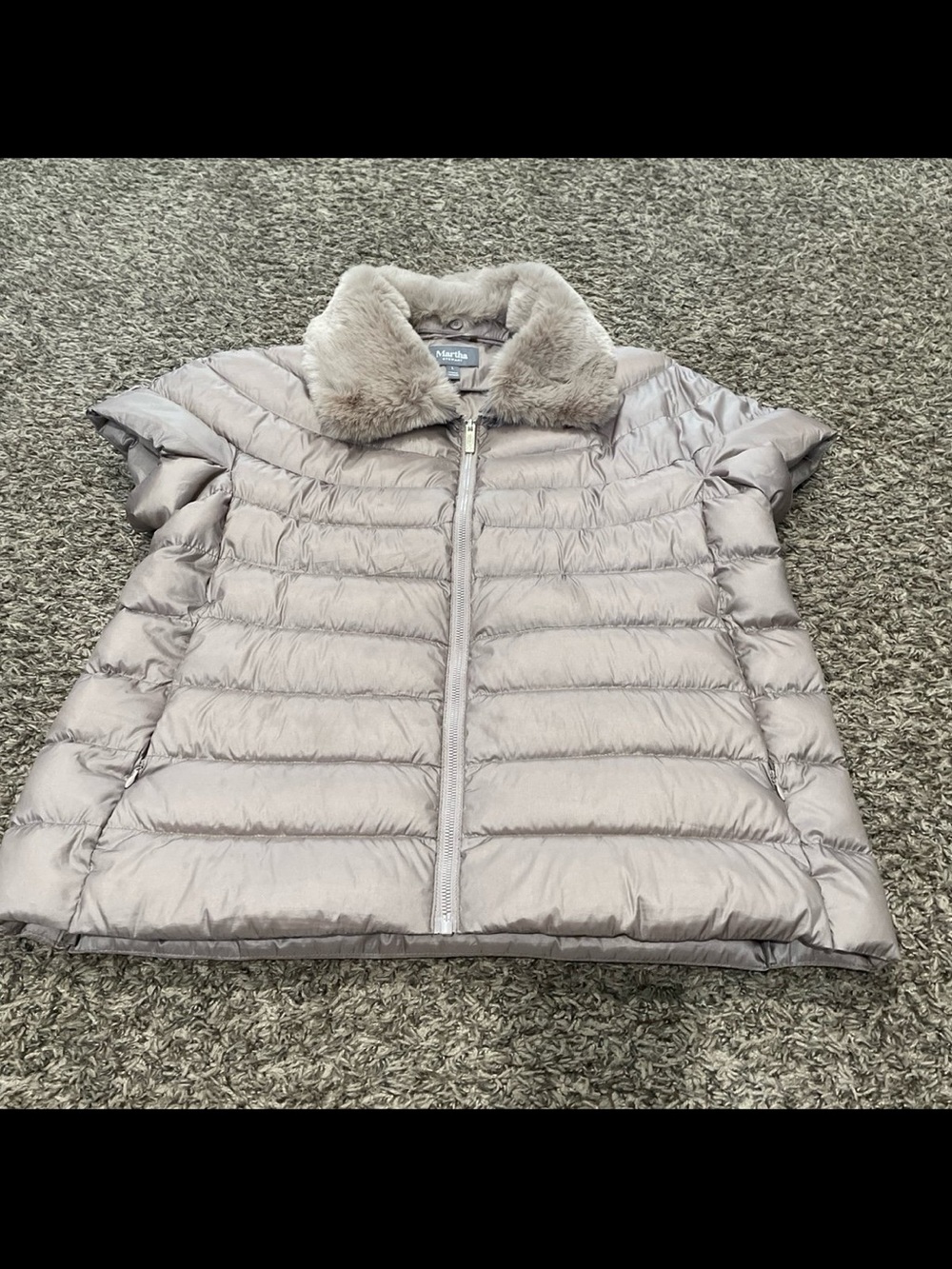 Martha Stewart short sleeve puffer vest with removable fur collar large